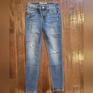Old Navy Rockstar Jeans 2 Short, Great Condition